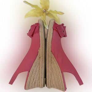 Cute & fun Rampage “Dezie” pink espadrilles!